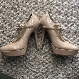 Steve Madden nude pumps size 6.5